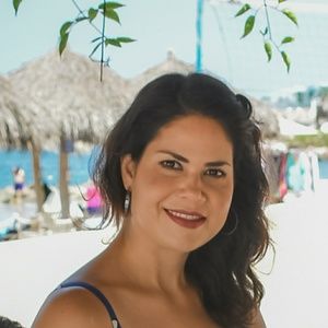 Meet your Posher, Roxana